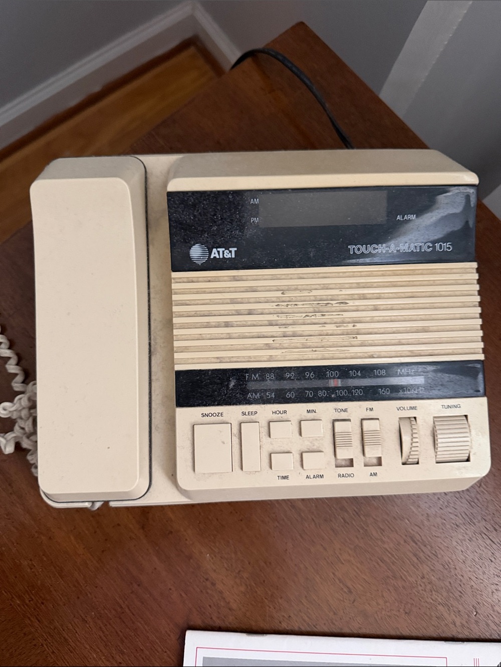 Touch-A-Matic 1015 Beige AM/FM Clock Radio Telephone